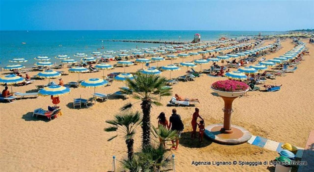 Lignano Nette Wohnung Naehe Am Meer Lignano Sabbiadoro Exterior photo